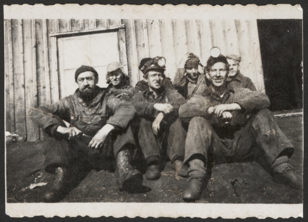 Arbeidere ved Svea-gruva på Svalbard.