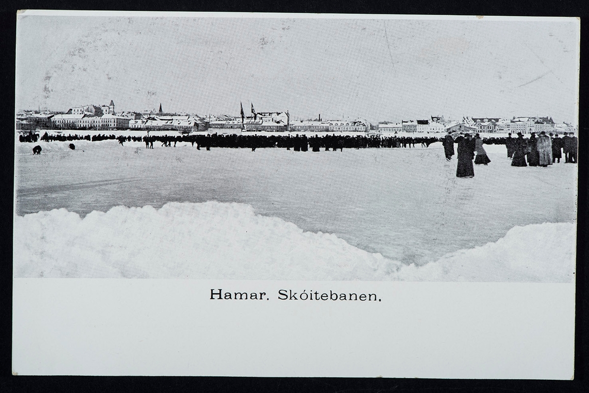 Postkort med raster, Hamar, Hamarbukta, skøytebane, skøyteløp, mjøsisen, poblikum, 