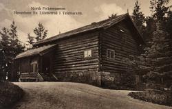 Postkort. Hovestua fra Heddal i Telemark. Utstilling NF.