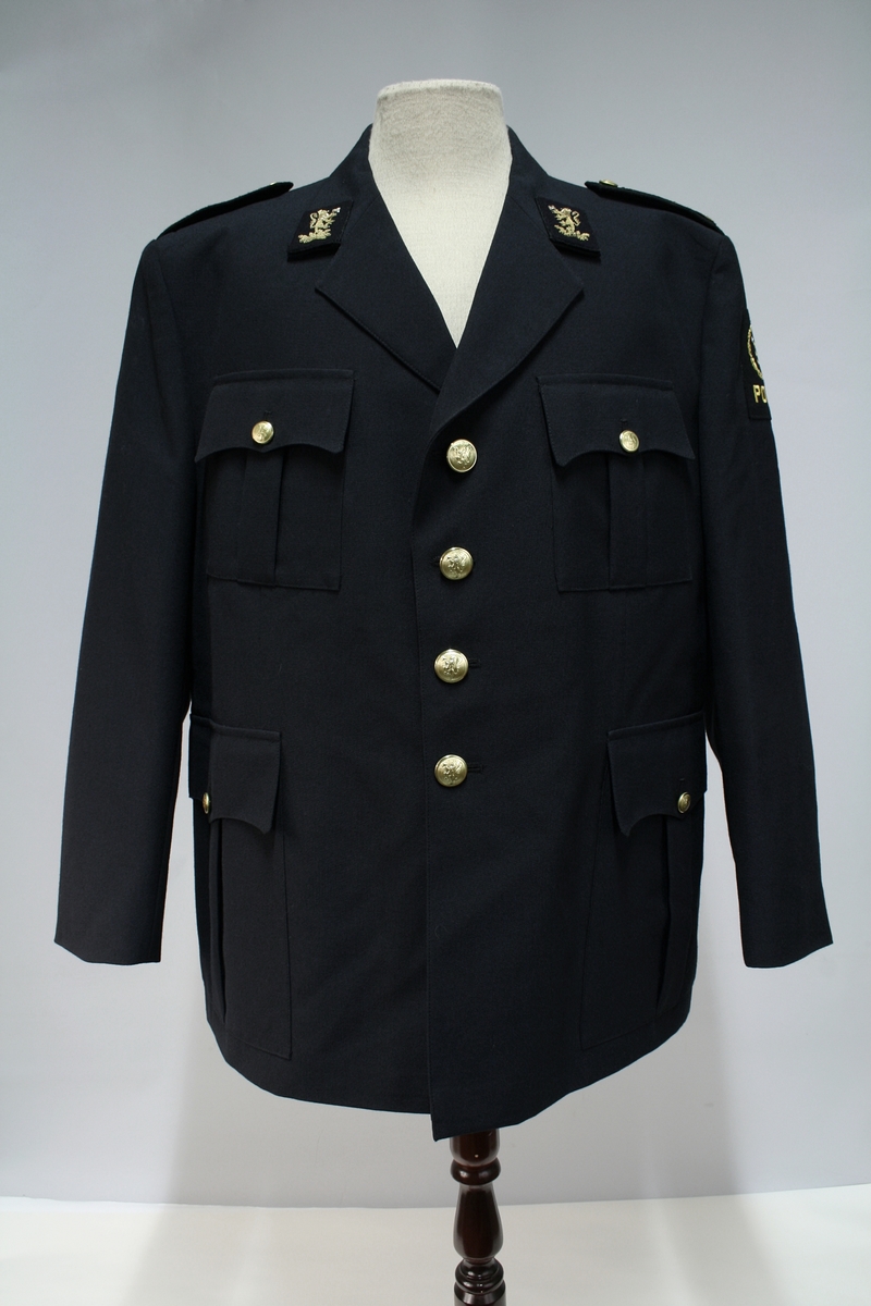 Politiuniform M/1963 - Justismuseet / DigitaltMuseum