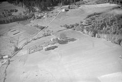 Sveen gård, Segalstad bru, Østre Gausdal, Fosserud i bakgrun