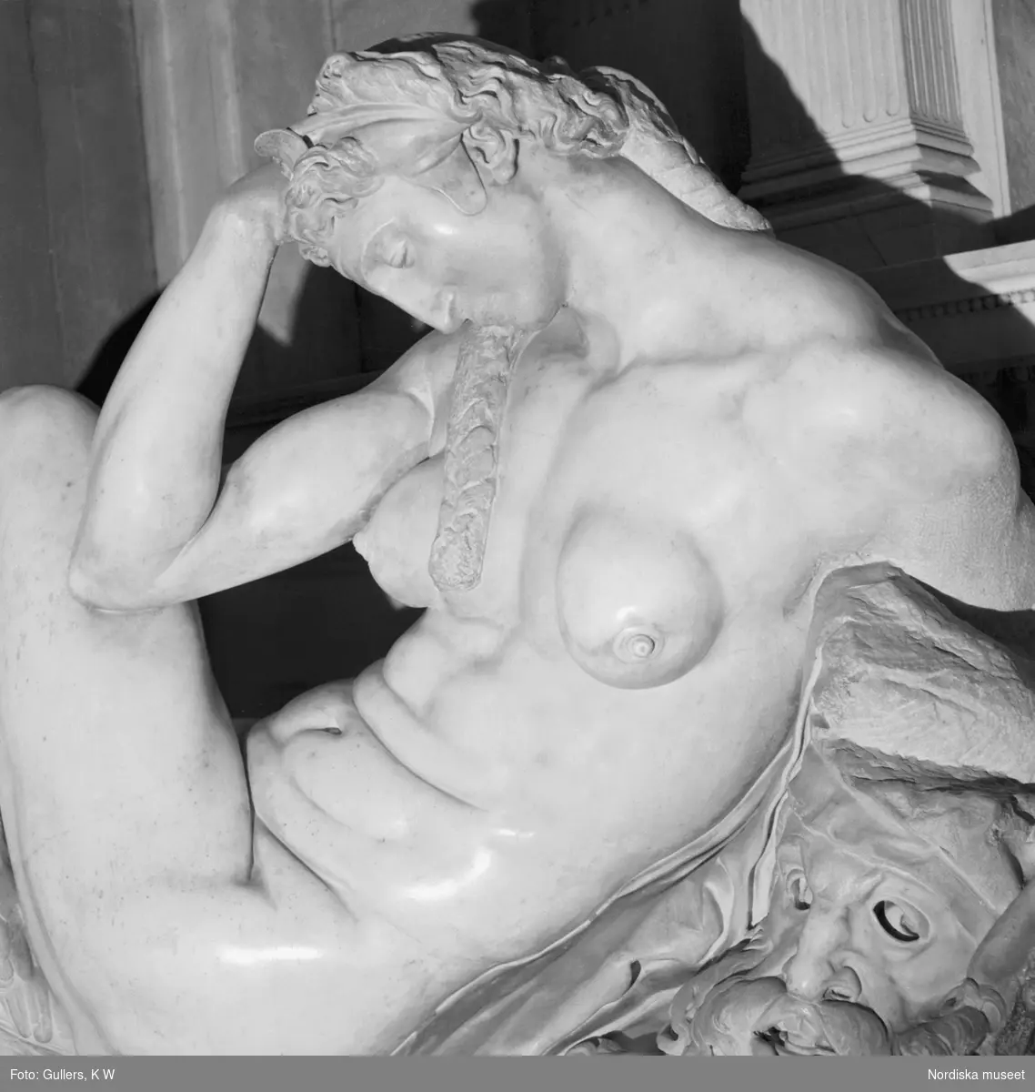 Michelangelos skulptur natten i San Lorenzokyrkan