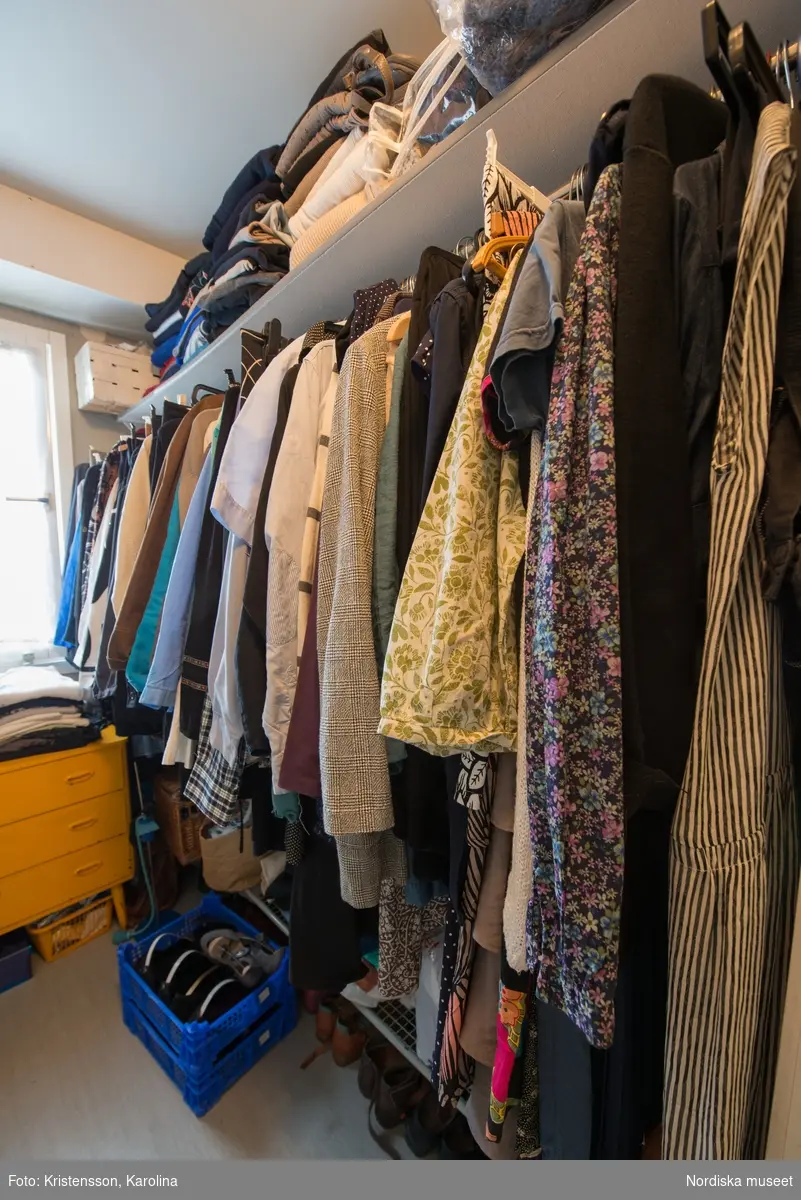 Garderob hos en kvinna i övre medelåldern från Täby, fotograferad till Fataburen 2015