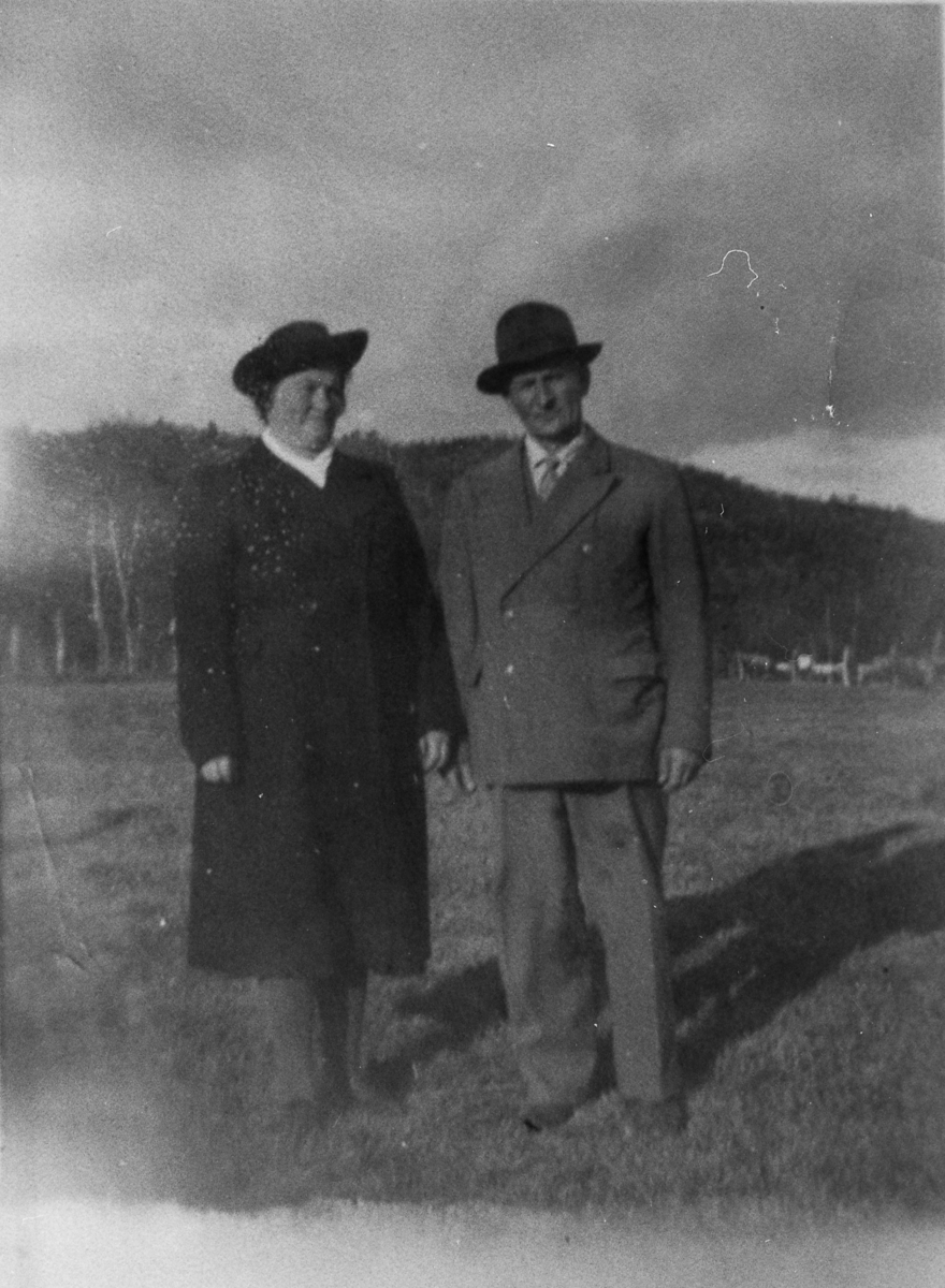Aminda og Alfred Svandal,Tranøybotn i Tranøy, 1948.
Alfred født 1898 og Aminda i 1906.