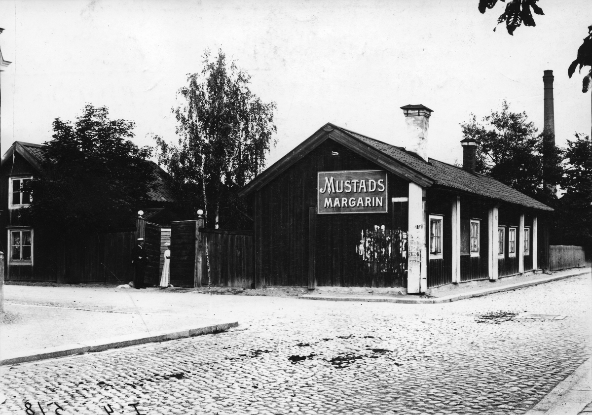 Fru Josefssons gård vid hörnet av Glasg.-Esplanaden. (revs 1930)