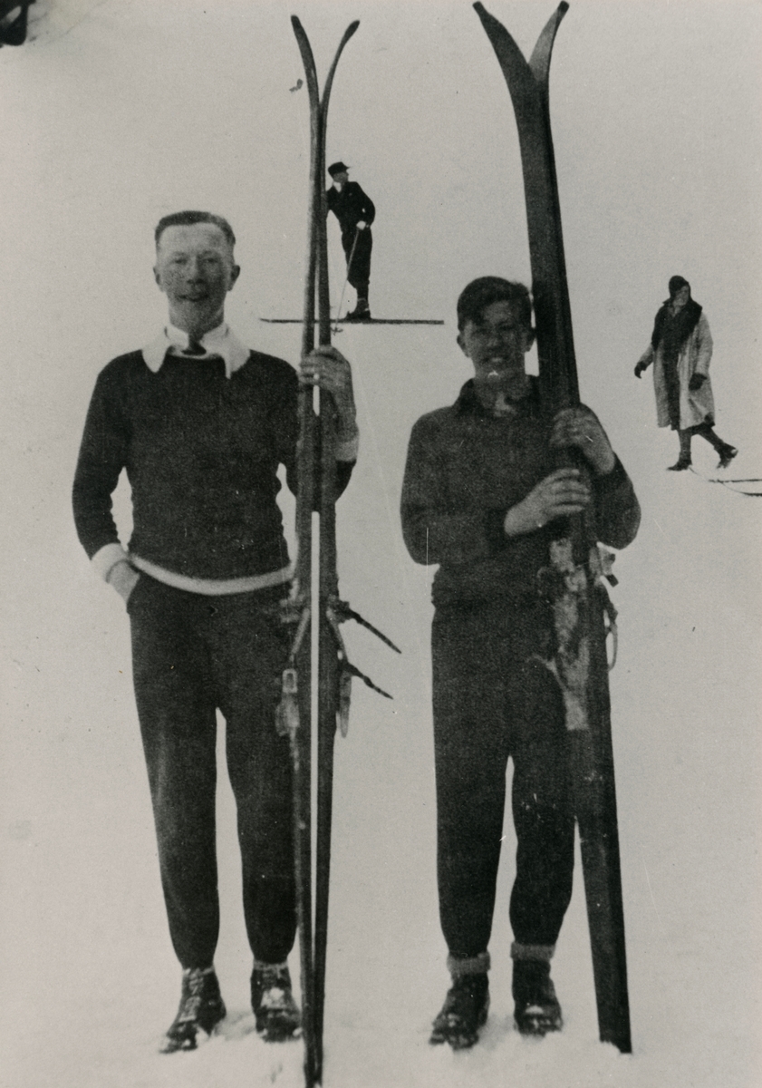 Kongsberg skiers Hans Beck and Birger Ruud
