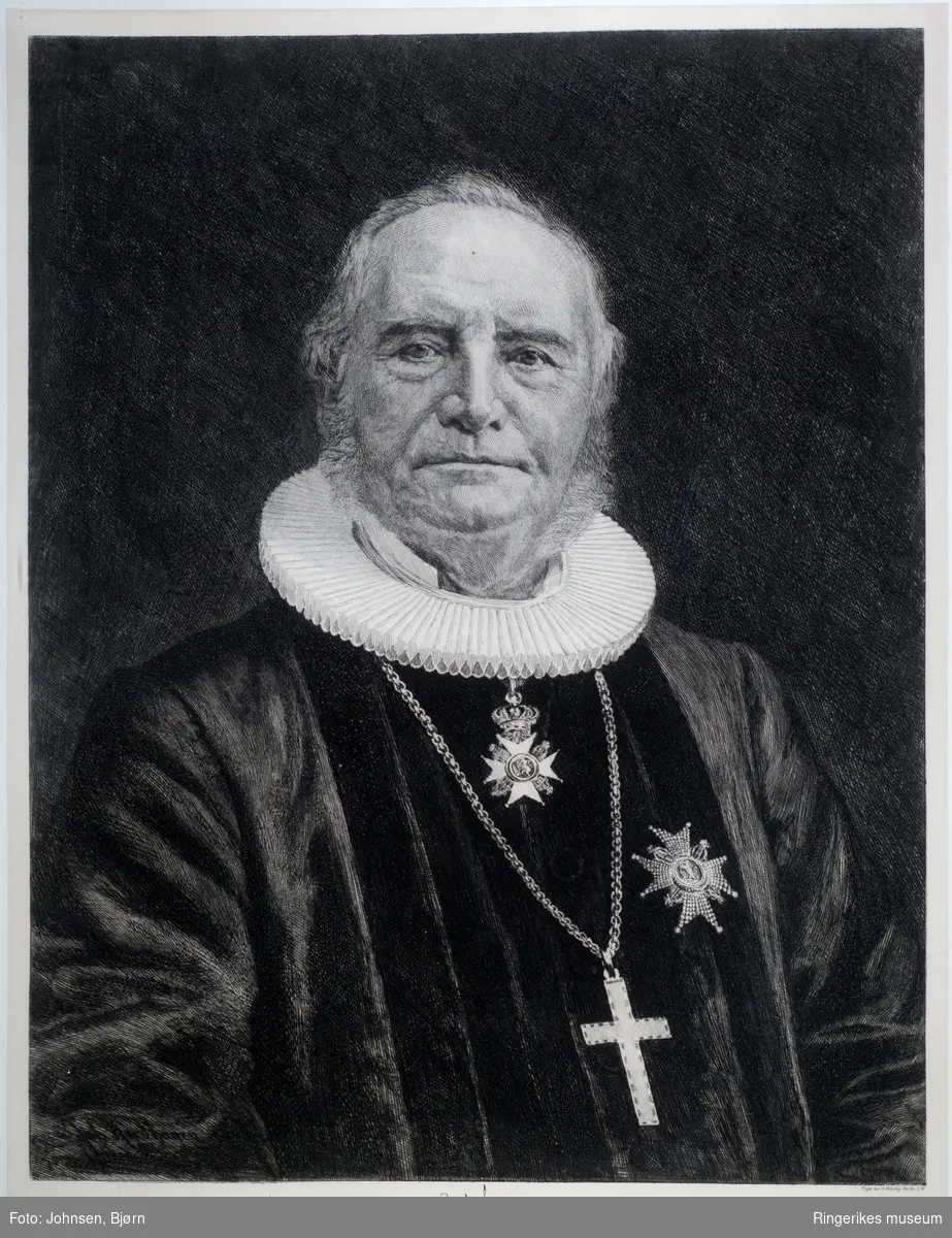 Biskop Skaar
Johannes Nilsson Skaar (også skrive Johannes Nilssøn Skaar) (15. november 1828–13. desember 1904) var ein norsk biskop og hymnolog.Han var fødd på garden Skåro ved Fyksefjorden i Hardanger og voks opp i ein haugiansk heim. Han tok teologisk embetseksamen i 1857 og vart ordinert som kapellan i Nord-Aurdal i 1858. 1862 vart han kapellan i Skien, og i 1872 sokneprest i Gjerpen.Medan han var i Gjerpen, skreiv Skaar fleire salmar og gav ut boka Lovsang og aandelige Viser. I 1879 gav han ut tobandsverket Norsk salmehistorie som tek for seg bakgrunnen til salmane i Landstads kirkesalmebog.I 1885 vart Skaar utnemnd til biskop i Tromsø. Han engasjerte seg i arbeidet for samane, og omsette sjølv nokre salmar til samisk. Som biskop skreiv han til kyrkjedepartementet og bad om pengeløyvingar slik at Bibelen kunne omsetjast til samisk. Då departementet ikkje ville tilrå ei slik løyving, skreiv han i staden til prestane i bispedømmet og bad dei organisere ei privat innsamling til omsetjingsarbeidet. Skaar var med å stifte Norsk Finnemisjon. Sørfrå hadde Skaar med seg ein skepsis til læstadianismen, men han fekk etter kvart sympati for den læstadianske rørsla.I 1892 vart Skaar overført til Trondheim, der han var biskop til han døydde i 1904. Han vart gravlagd ved Gjerpen kyrkje.
Signert bilde