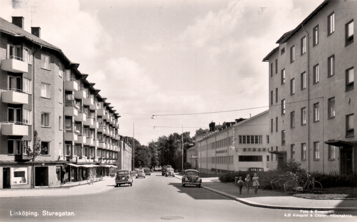 Orig. text: Linköping. Sturegatan.
Sturegatan sedd mot öster från Engelbrektsgatan.