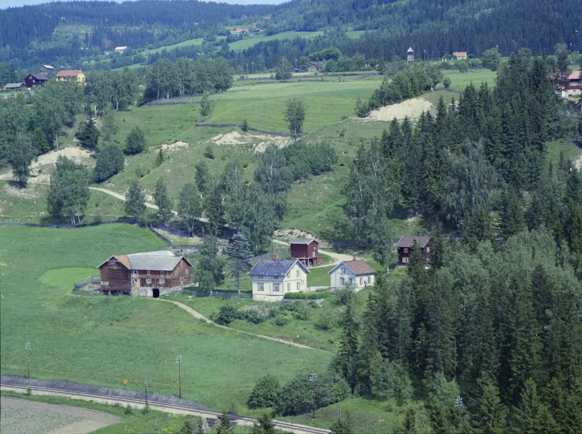 Flyfoto, Lillehammer, Søre Ål, gardsbruket Trangrud