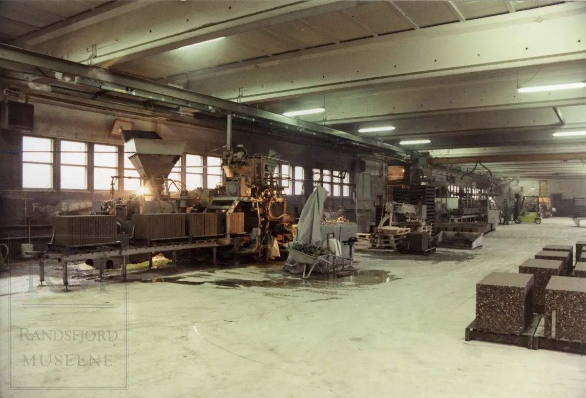 Jaren Cementvarefabrikk, produksjon av heller