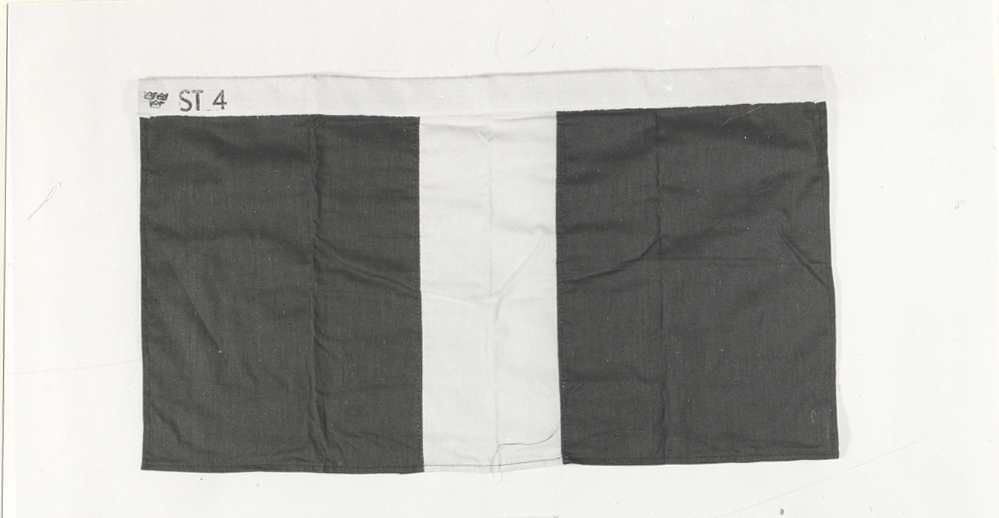 Stybordsflagga med liggande fält, 4,4-dukar.