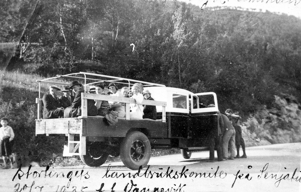 Den første bilen til Senja Rutebil A/S. Vangsvik 1935