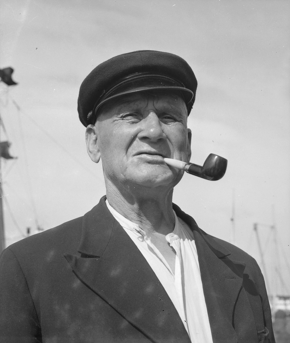 Kaptein Oscar Jacobsen på D/S Bangsund