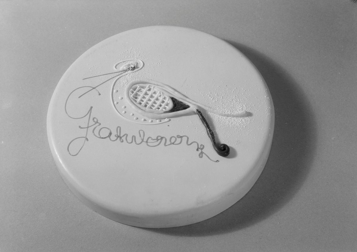 Kaker med forskjellig pynt