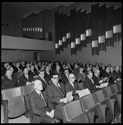 Utdeling av Norges Vel's medalje i Herøyahuset. I kinosalen.