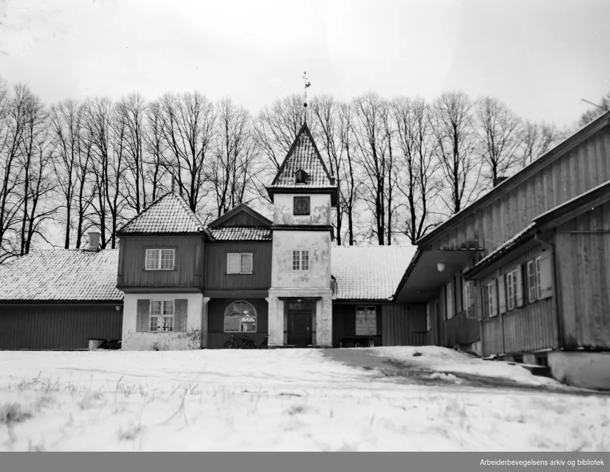 Nordre Skøyen Hovedgård. Desember 1949