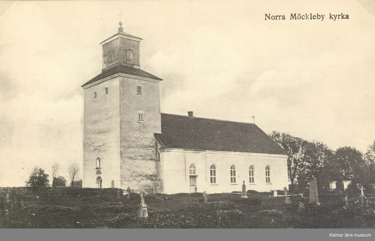 Vykort med motiv av Norra Möckleby kyrka.