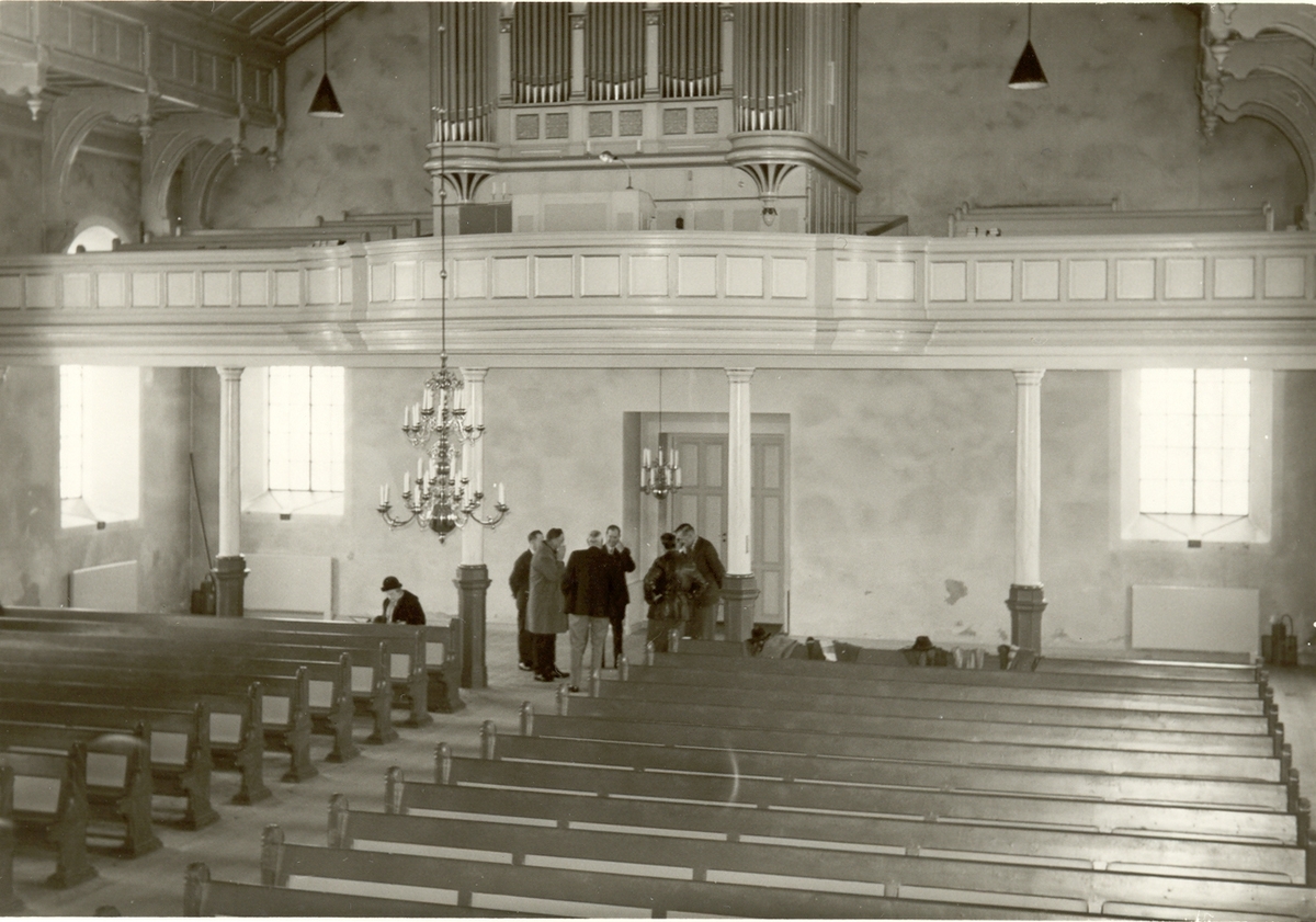 Orgelläktaren i Hannäs kyrka innan restaurering.