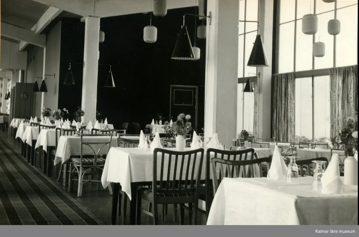 Interiör av den nya restaurang Slottsholmen efter branden 1950.