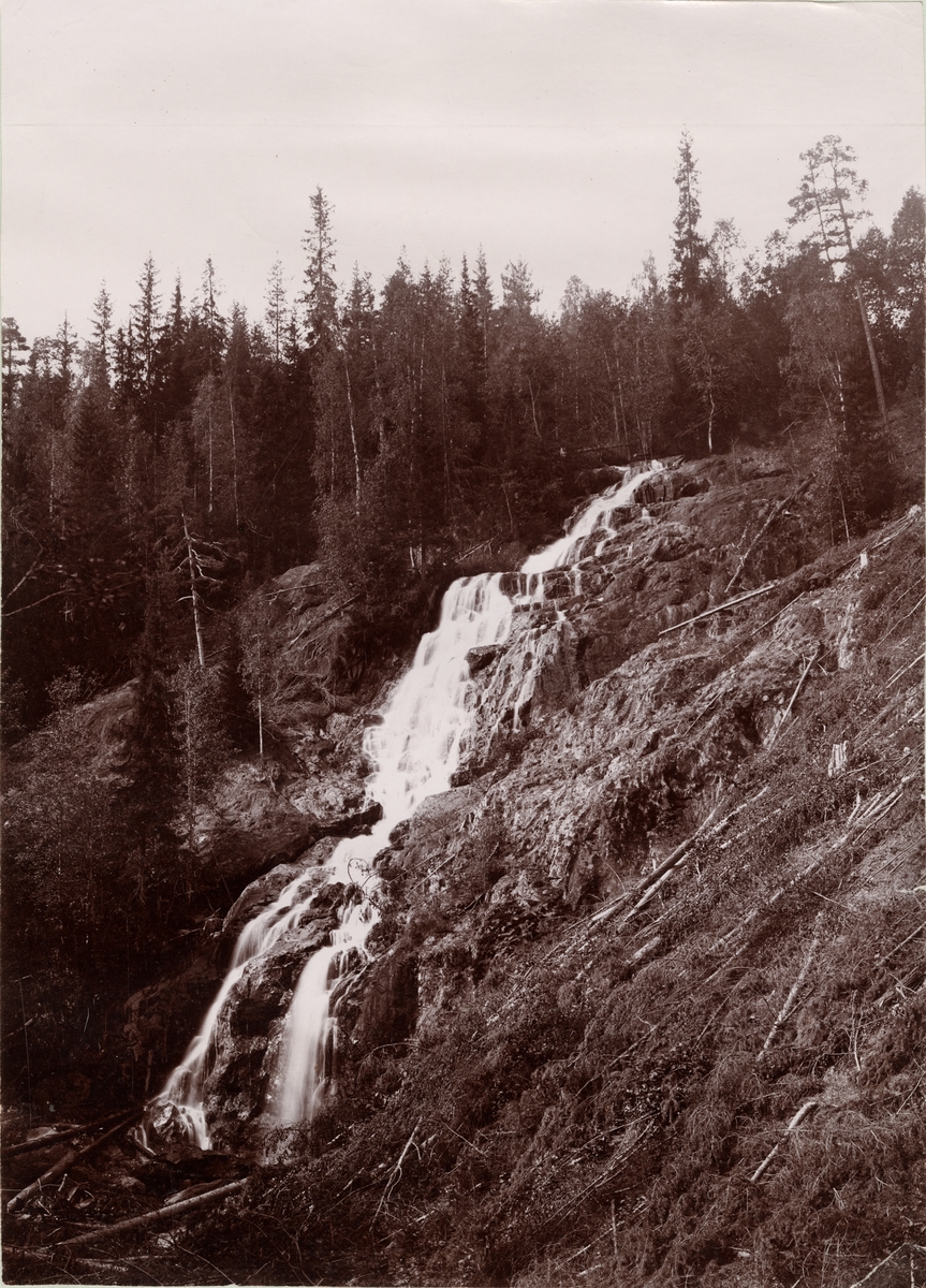 Lugnåfallet, Indalsälven, Hällesjö socken, 1898.