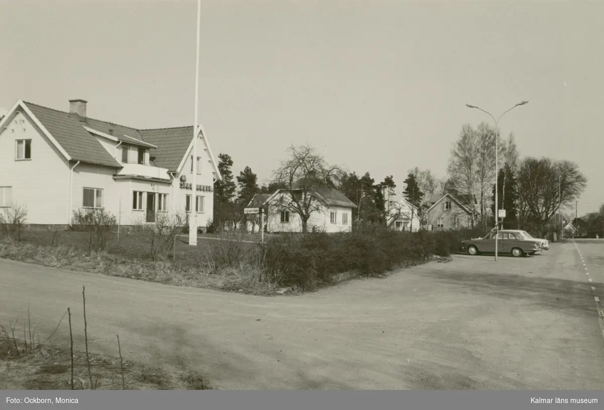 Sparbanken och bostadshus i Påryd.