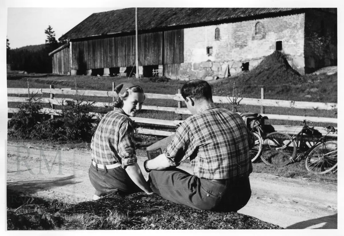 Ottar Piene og Hanne Wiese på ferietur etter krigen.