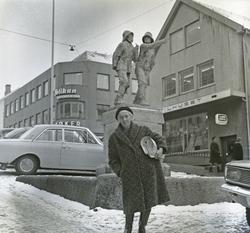 Karoline - Redaksjonen i HD -  Produksjon - Distribusjon.