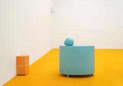 You in between [Installasjon]