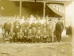 Sommerfest ved Begnadalen private middelskule. Hos Waagaard 