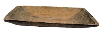Enl liggare: "Baktråg, urhålkat, 71 cm, sprucket och beslaget"

Rektanglärt baktråg av furu. Spricka vid ena kortsidan lagad med järnplåt på båda sidor.
