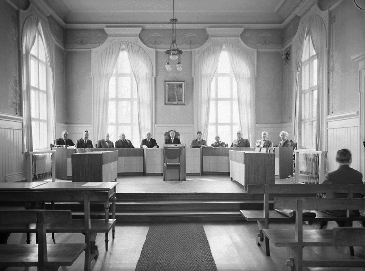 Sittande rätt 29/4 1959. 
Rättens ordförande häradshövding Gustaf Eksell.