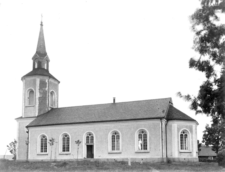 Kyrkan från sydost.