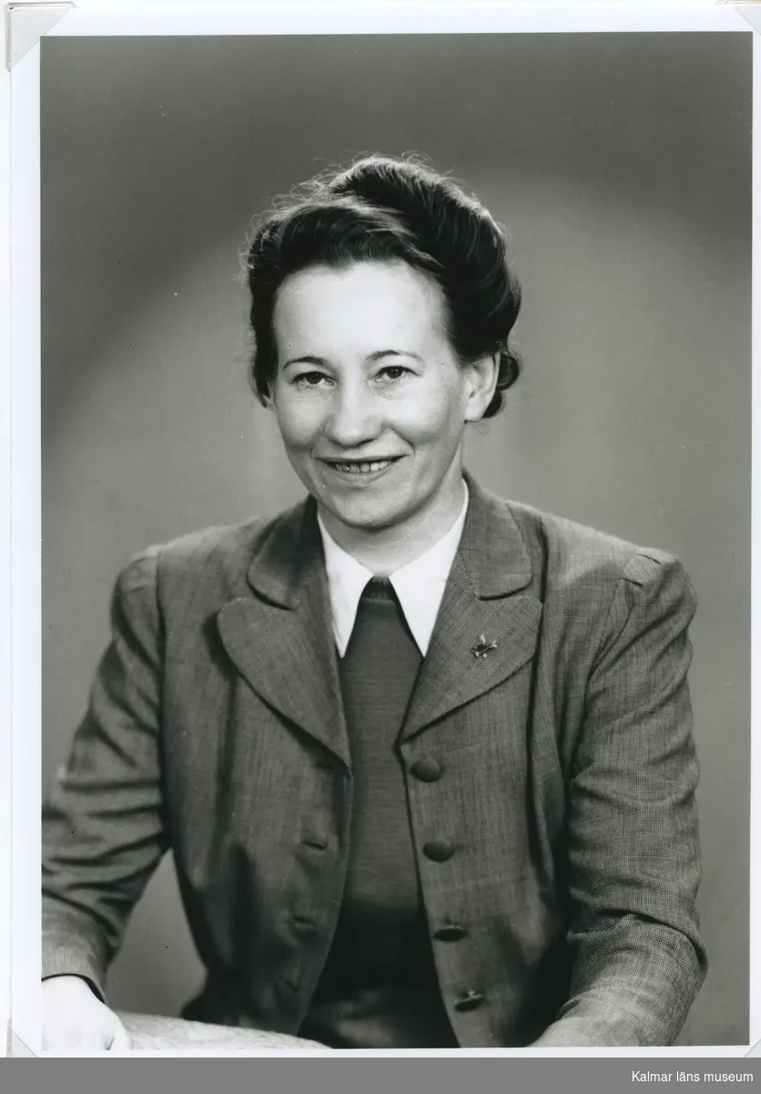 Fröken Hanna Schmidt, första distrikssköterska, landstinget.