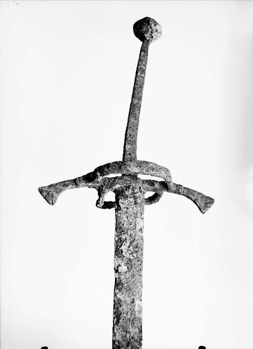 Detalj på svärd funnet i Gränby, Ärentuna