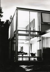 Eget hus i Planetveien [Fotografi]