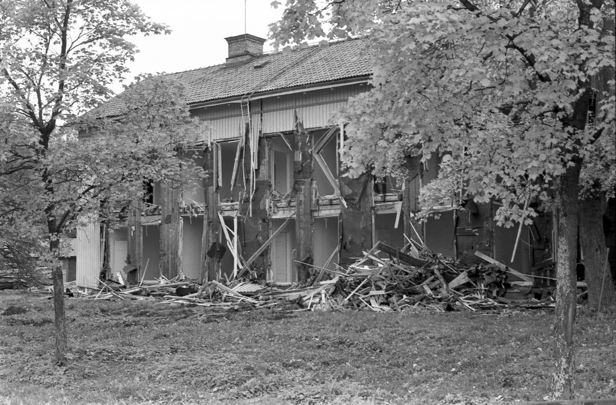 Rivning av hus i Kastet Bomhus. Oktober 1987.