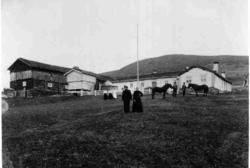 Gårdsbruk, personer, hester, Vingelen, Tolga.