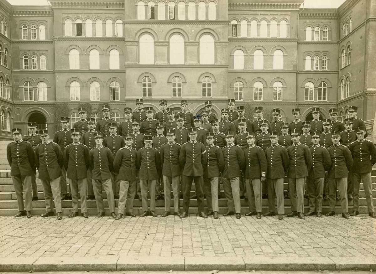 Grupporträtt av soldater vid Göta livgarde I 2.