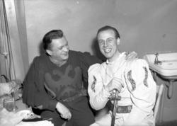 To skuespillere fra en operaoppsetting i Kristiansund. Dater