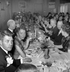 Foto fra middagsbordet ved et bryllup. Bildet er registrert 