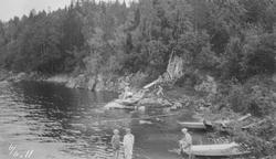 Familiebilde. Familien Holta ute å bader.