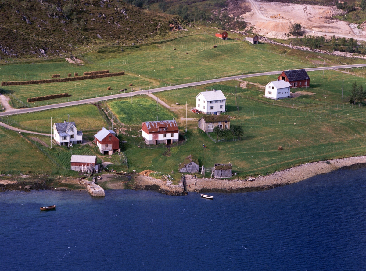 Flyfoto fra Nyheim i Gullesfjord.