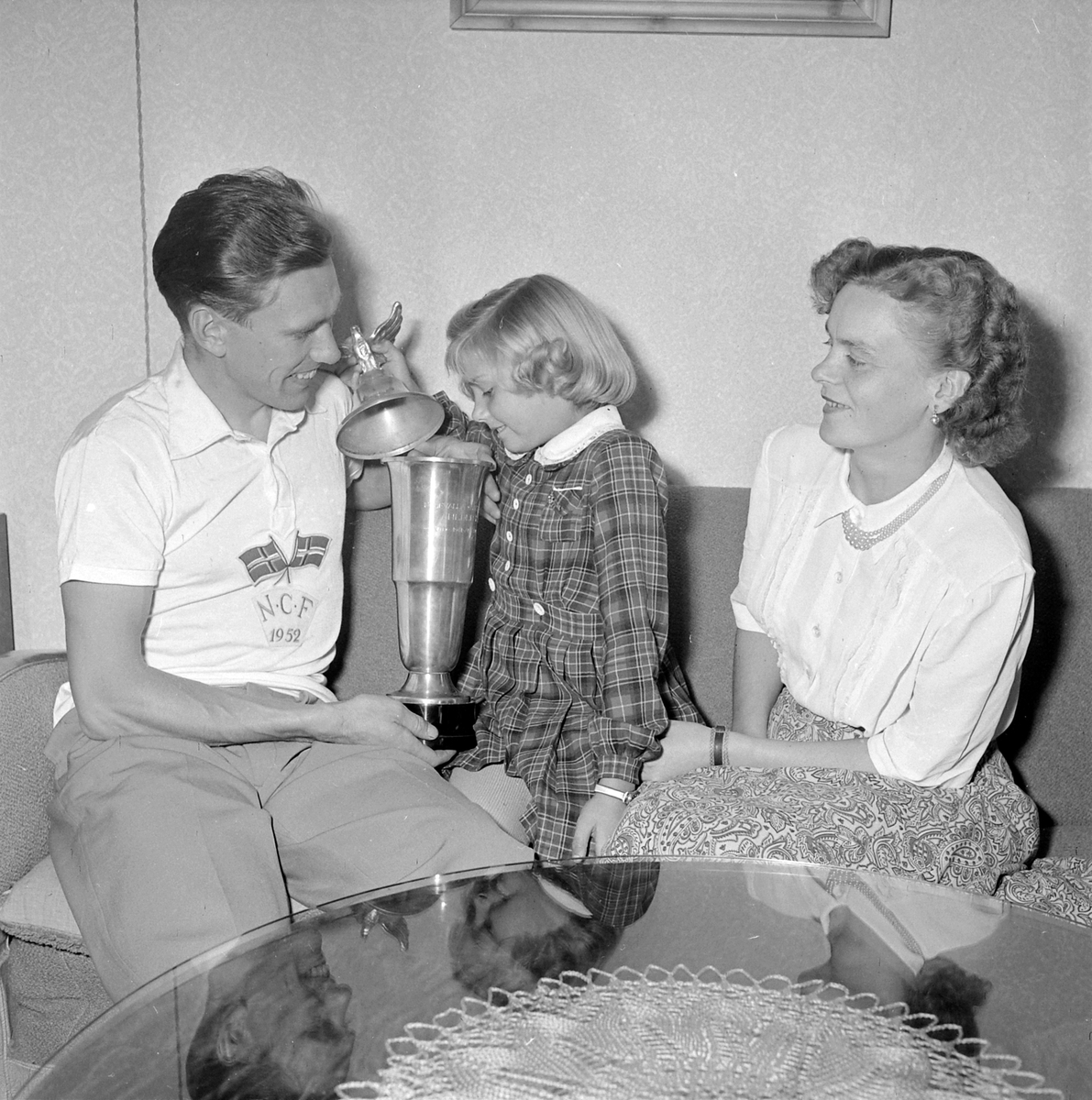 Odd Berg med kona Reidun og datter