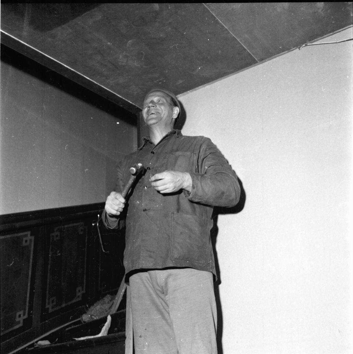 NTO-lokalen repareras.
Vallsta 29/10 1959