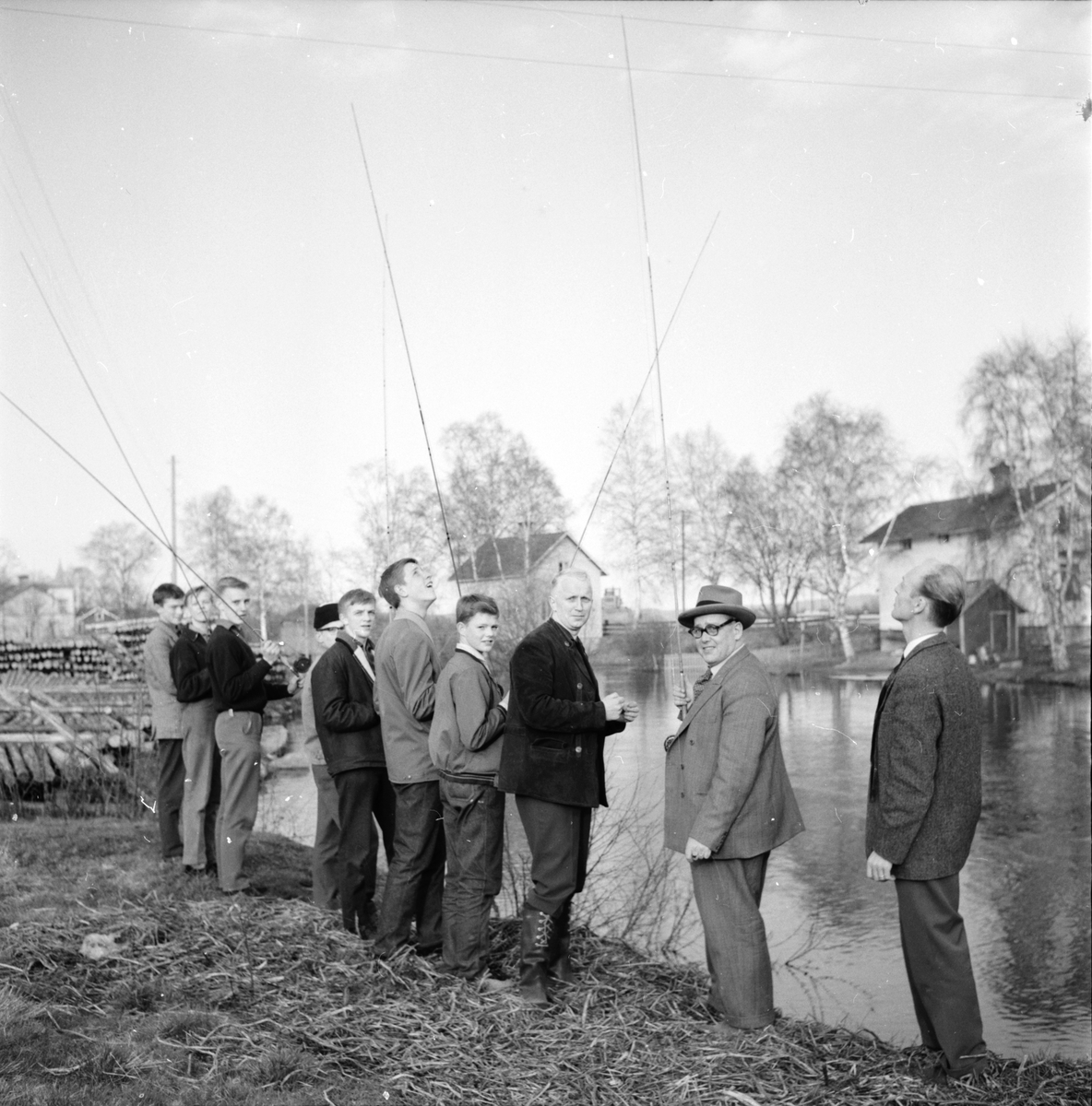 Edsbyn,
Fiskeinstruktion,
Weit Svensson, Mats Olofsson,
Arjon,
16 Maj 1962