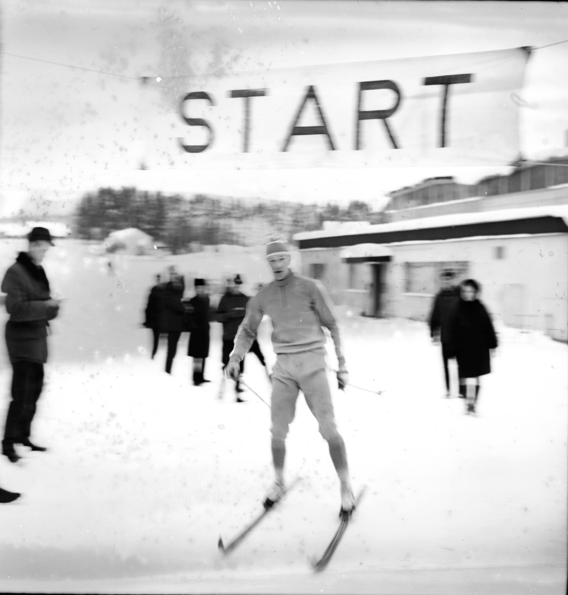 Arbrå,
TV-loppet 1969,
Trettondan,
Conny Bodén, Oscar Segelberg, G. Fröderberg