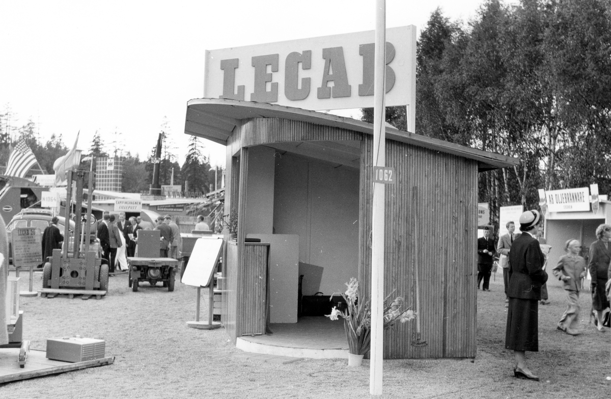 Habo Laggkärlsfabrik lanserar sin hopfällbara låda "Retemba" vid S:t Eriksmässan i Stockholm år 1953.
