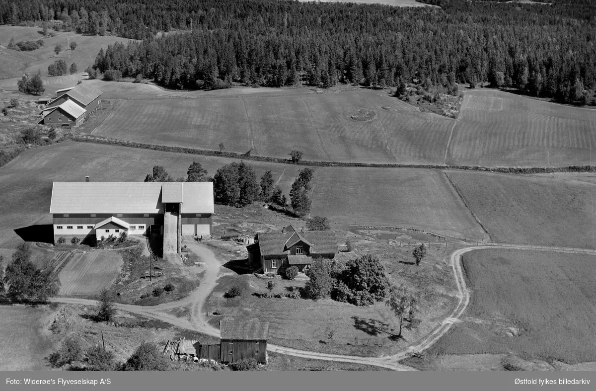 Skjæraker gård, gnr./bnr.41/1. Spydeberg, flyfoto.