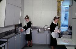 Bilder av respatex i admini. Kjøkken, oppvasksiden med damer