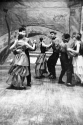 dans. Serie med revyfoto fra Kristiansund. Datering er usikk